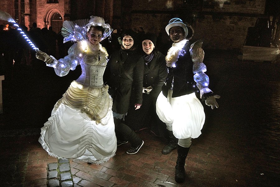 Barock Walk-Act mit LED-Kostüm